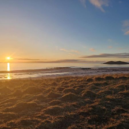 Loch An Eilean Pod Isle Of South Uist Villa Pollachara ภายนอก รูปภาพ
