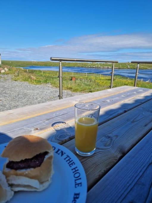 Loch An Eilean Pod Isle Of South Uist Villa Pollachara ภายนอก รูปภาพ