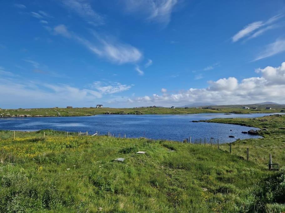 Loch An Eilean Pod Isle Of South Uist Villa Pollachara ภายนอก รูปภาพ