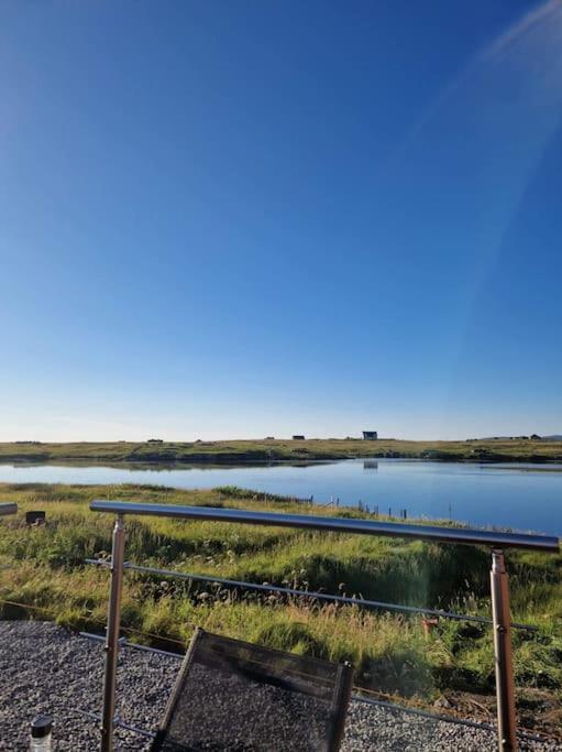 Loch An Eilean Pod Isle Of South Uist Villa Pollachara ภายนอก รูปภาพ