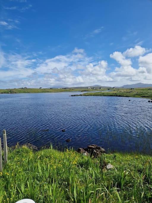 Loch An Eilean Pod Isle Of South Uist Villa Pollachara ภายนอก รูปภาพ