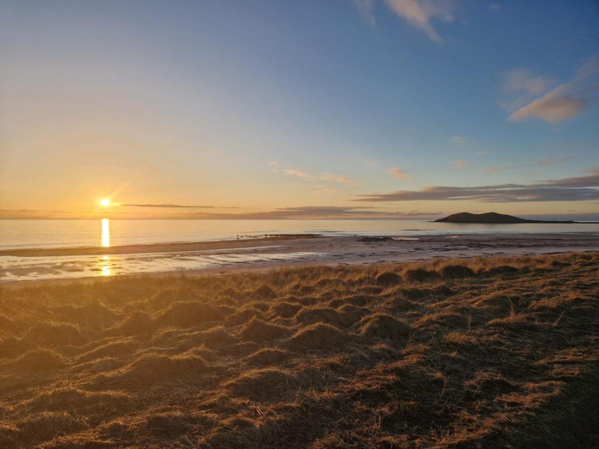 Loch An Eilean Pod Isle Of South Uist Villa Pollachara ภายนอก รูปภาพ