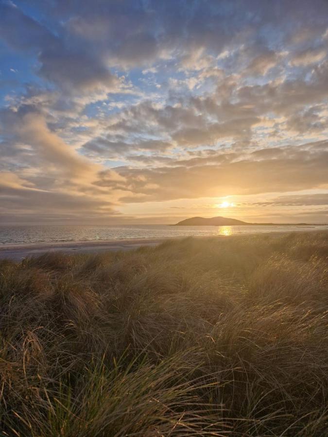 Loch An Eilean Pod Isle Of South Uist Villa Pollachara ภายนอก รูปภาพ