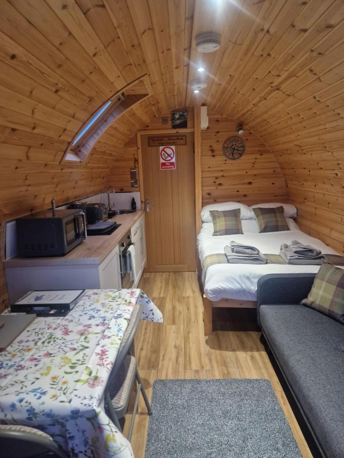 Loch An Eilean Pod Isle Of South Uist Villa Pollachara ภายนอก รูปภาพ
