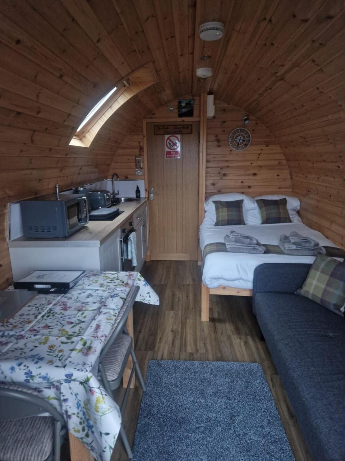 Loch An Eilean Pod Isle Of South Uist Villa Pollachara ภายนอก รูปภาพ